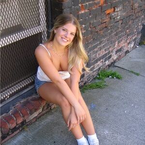 Meet your Posher, Amelia